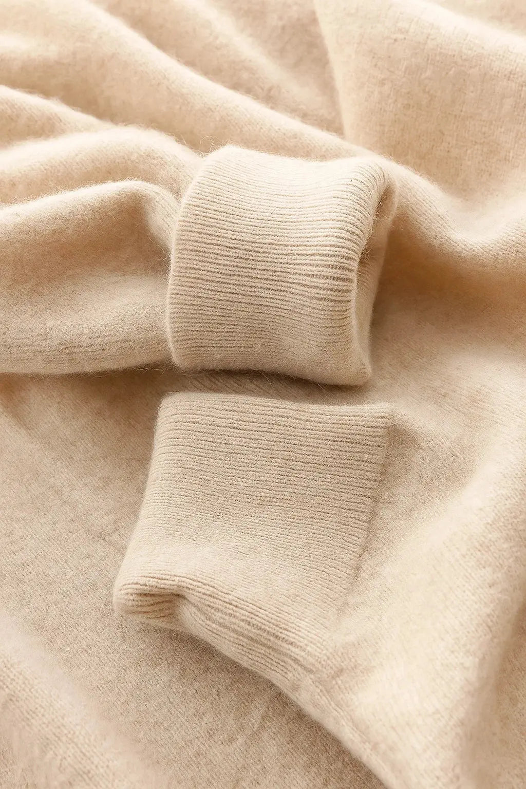 Leopold | Men's Lightweight V-Neck Knitted Jumper product image 2