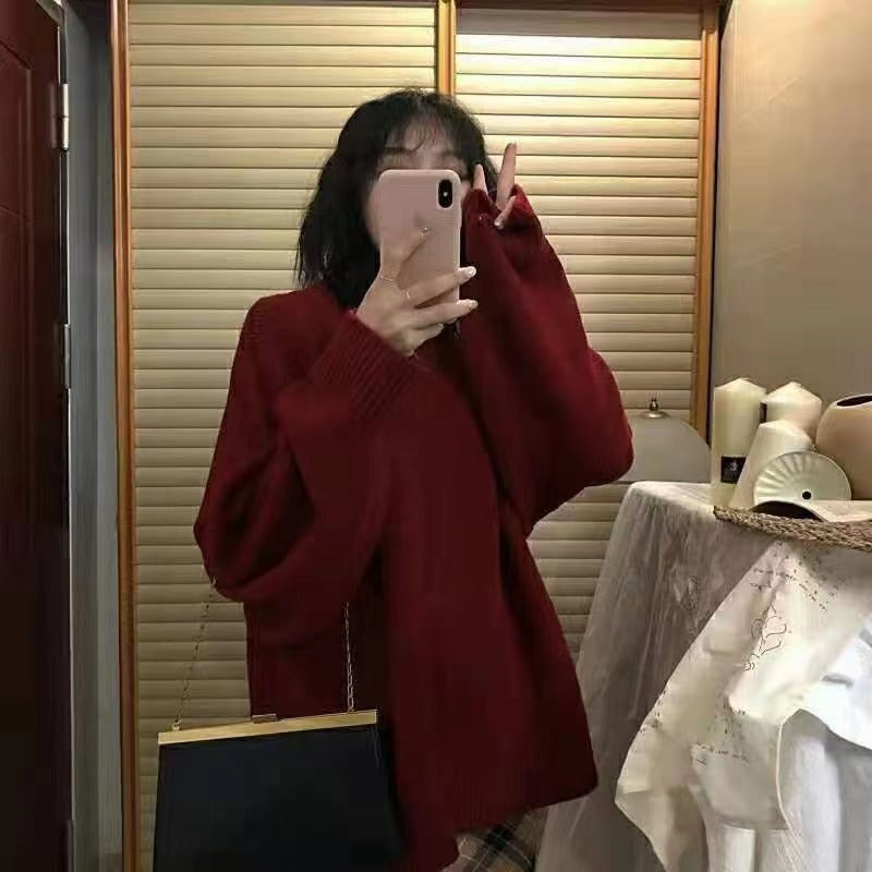 Pullover Sweater in Relaxed Knit with Round Neck