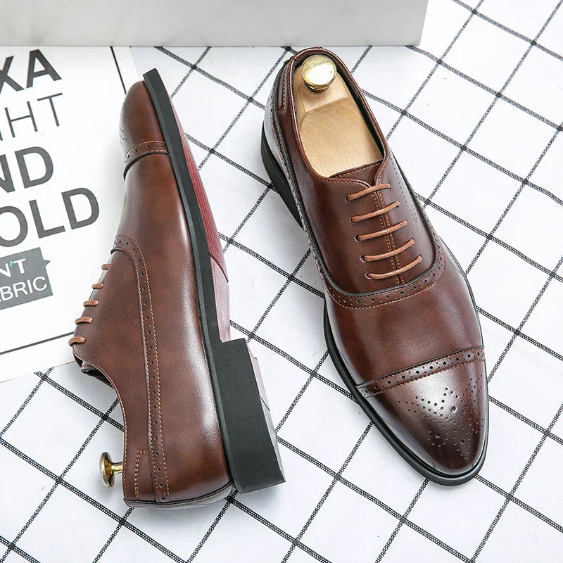 Men’s Cap-Toe Oxford Shoes with Brogue Detailing and Lace-Up Fastening