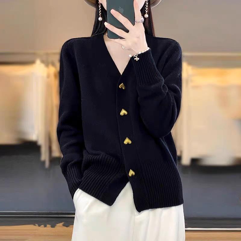 Women's V-Neck Knitted Cardigan, Button-Front Lightweight Relaxed Fit