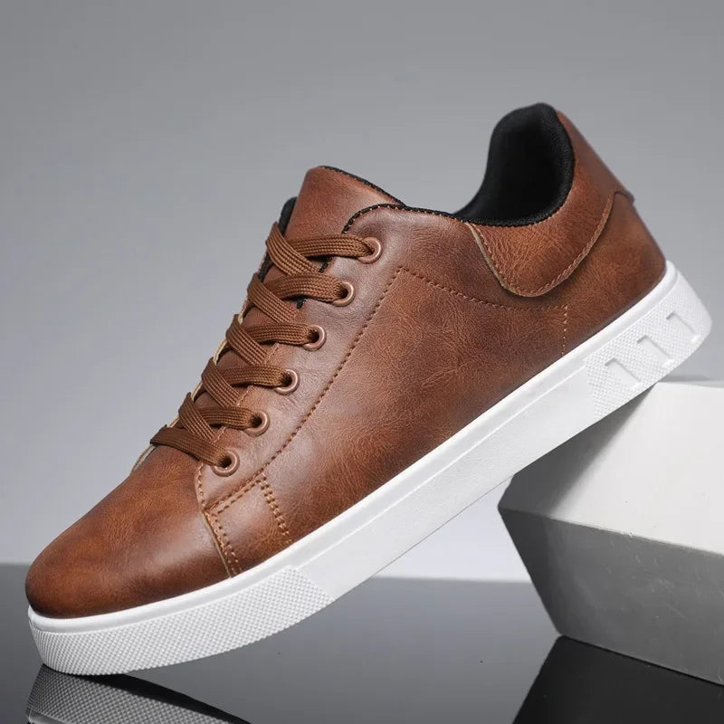 Men's casual lace-up shoes