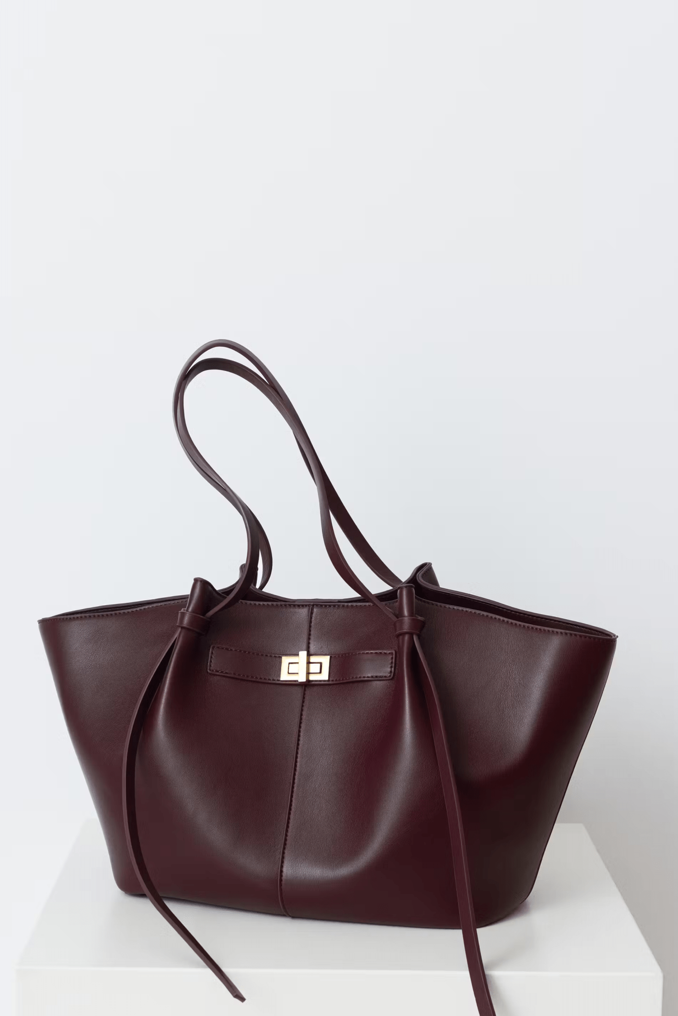 Glenda / Structured Shopper Bag with Gold-Tone Hardware