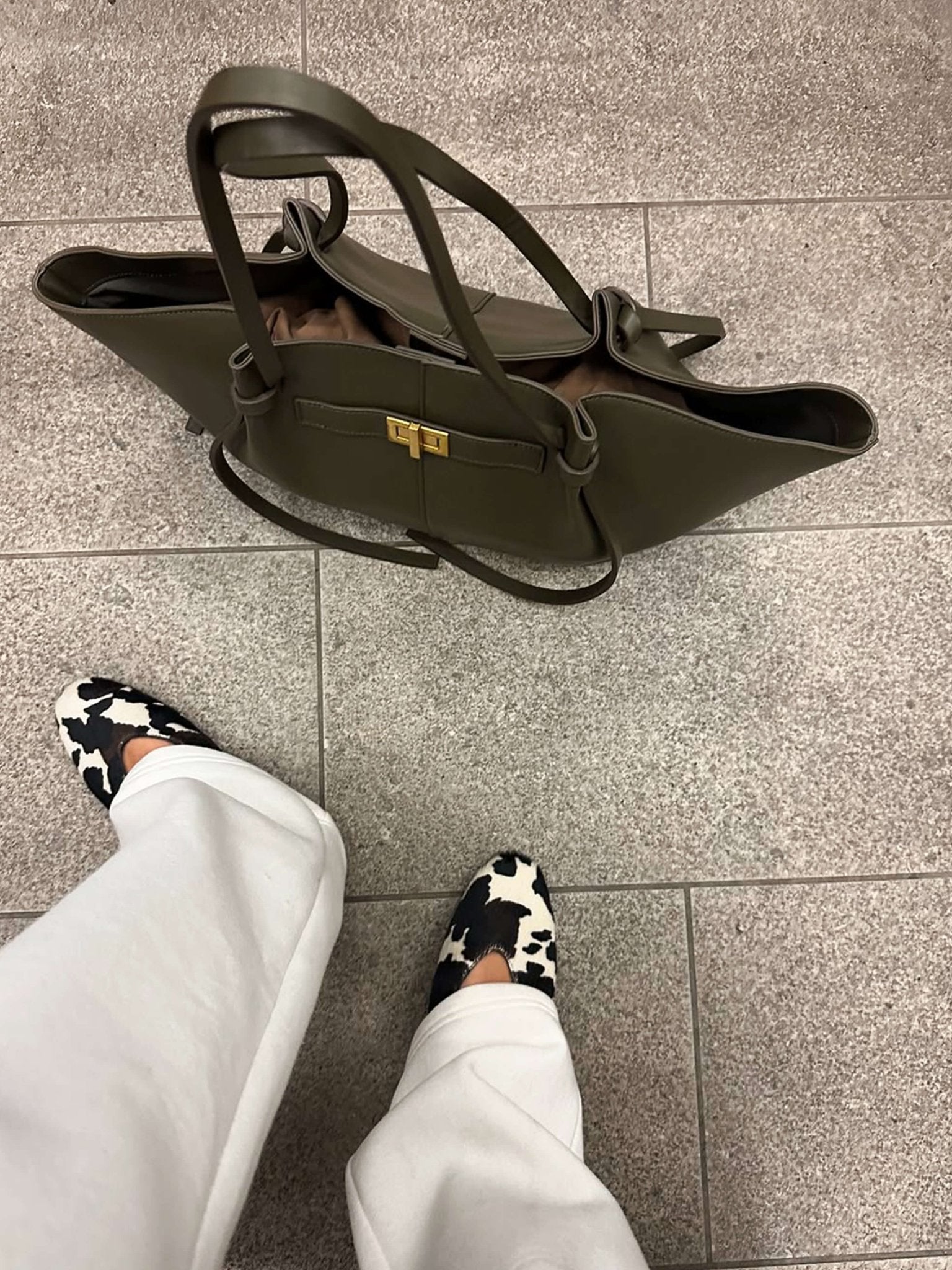 Glenda / Structured Shopper Bag with Gold-Tone Hardware